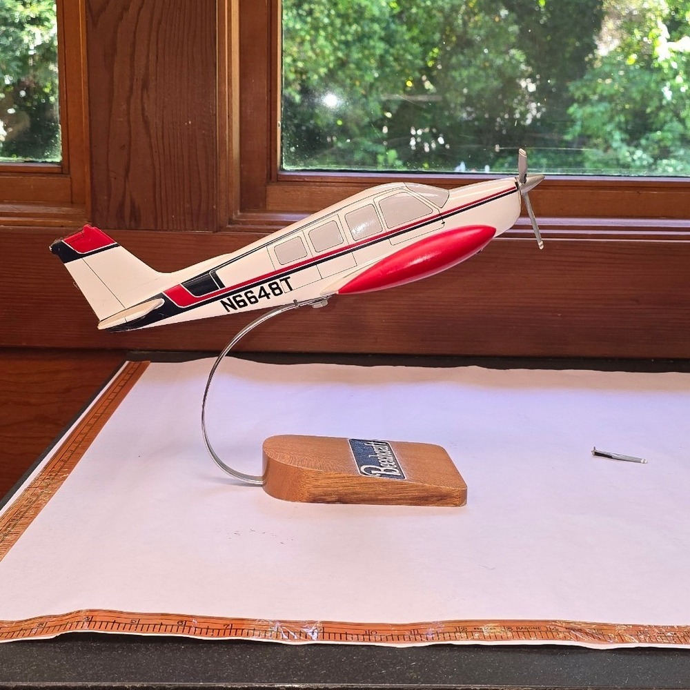 Vintage Beechcraft Bonanza V35 Model Airplane N6648T Desktop Display Stand 11in